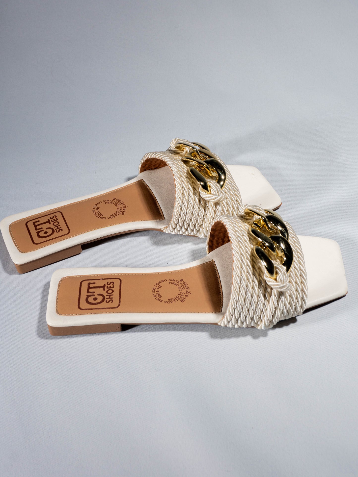 SANDALIAS TRENZ BROCHE